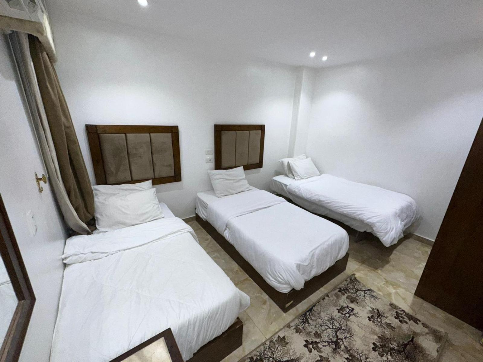 Full Pyramids View Apartment With Balcony For 8 P Kafrat al Jabal Exterior photo