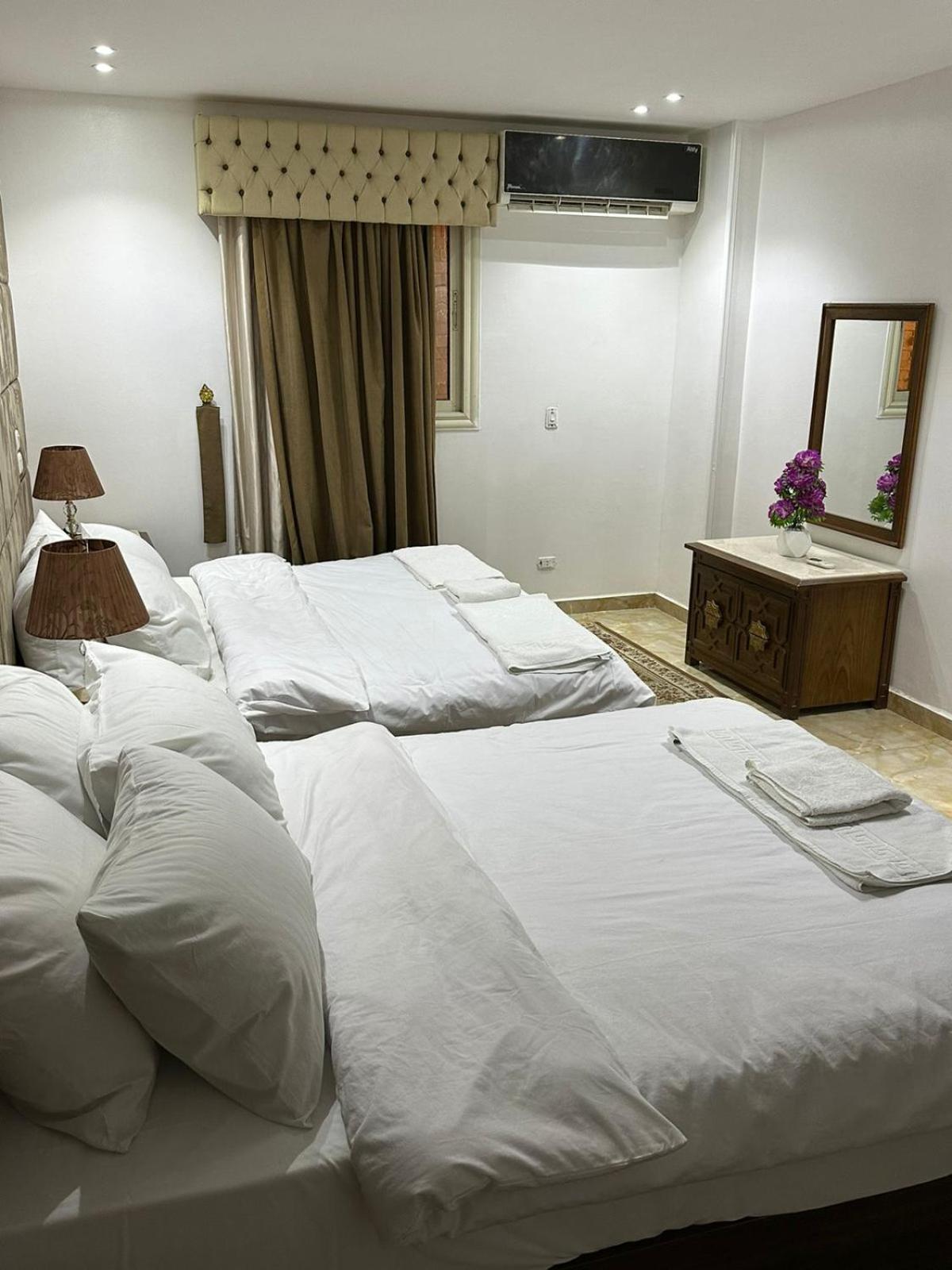 Full Pyramids View Apartment With Balcony For 8 P Kafrat al Jabal Exterior photo
